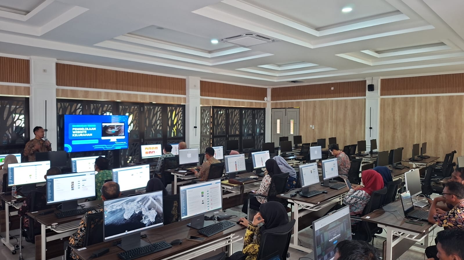 Bimbingan Teknis Pengolahan Website Kelurahan