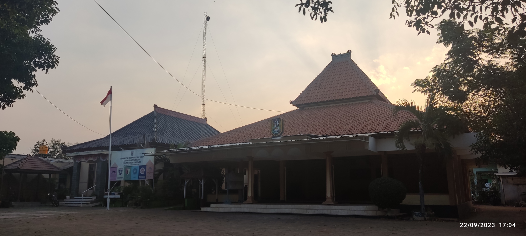Pendopo Kelurahan Gedongombo