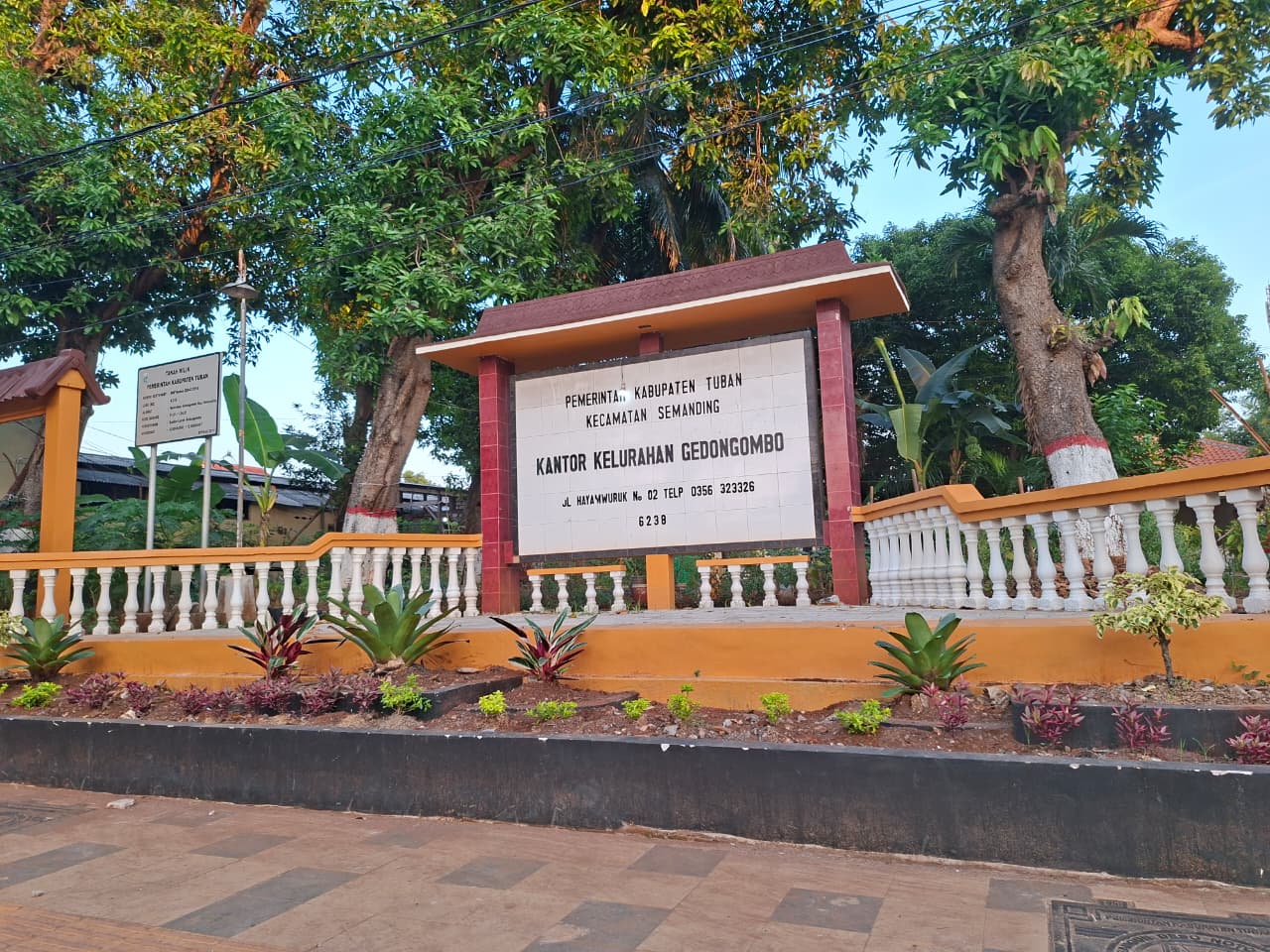 Kantor Lurah Gedongombo